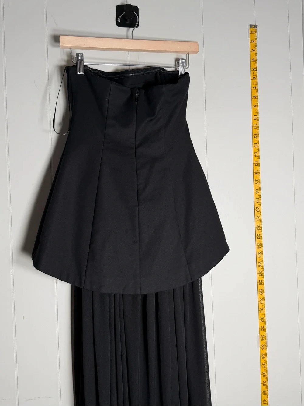 Michael Costello  Ruiz Maxi Dress in Black - Picture 6 of 11